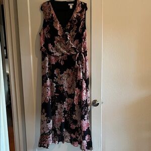 London Times Black and Pink Floral Maxi Dress